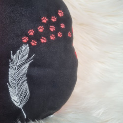 Stickdatei - Feder Pfoten